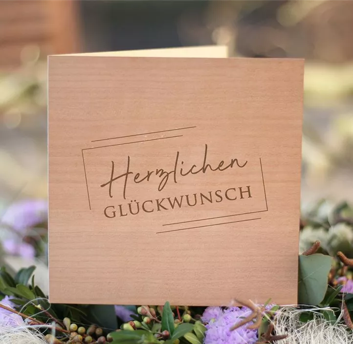 Holzgrußkarte - Herzlichen Glückwunsch creme