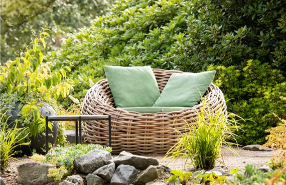 Sommergarten - Gartenmöbel im Ambiente