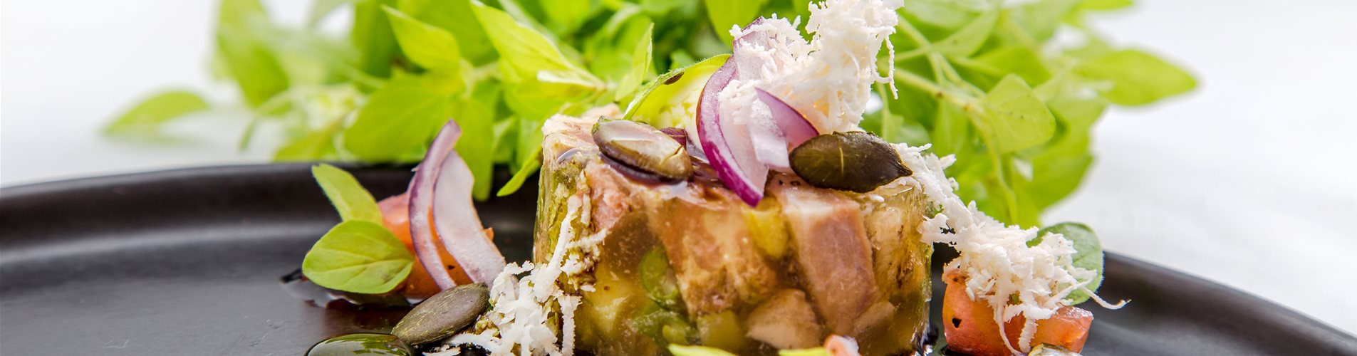 Haussulzerl mit goldenen Oregano Haussulzerl mit goldenen Oregano